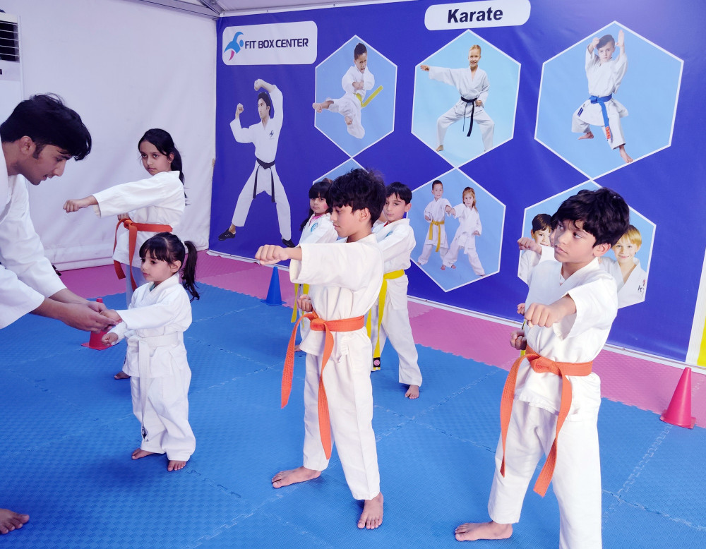 fbc-karate-lift-hand-kick