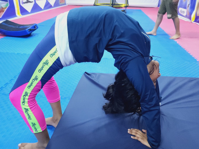 fbc-gymnatics-kids-split-i