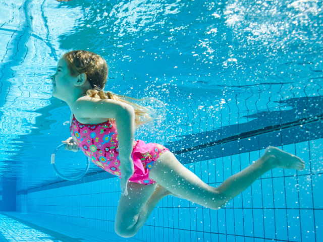 fbc-inside-water-swimming