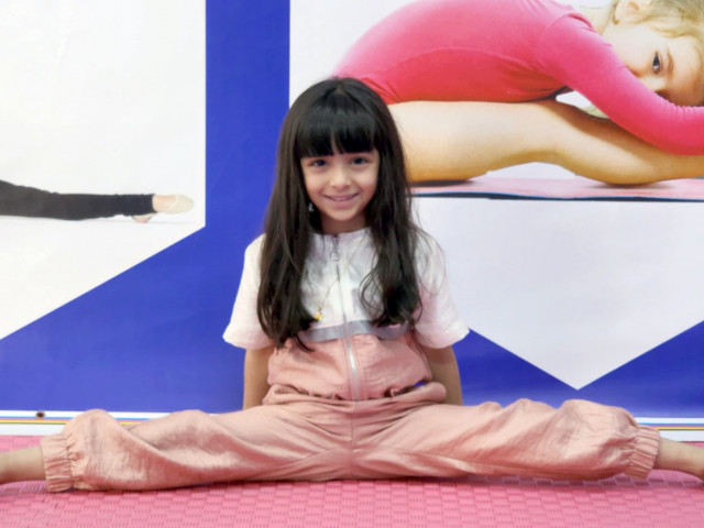 fbc-split-gymnastics