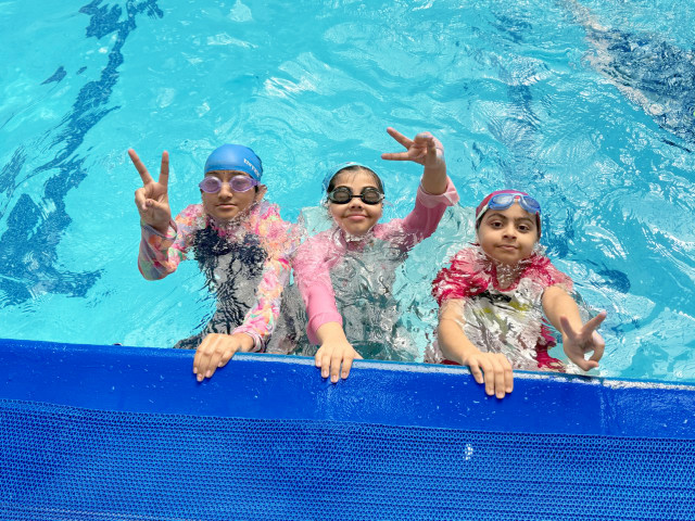 fbc-swimming-3-girls