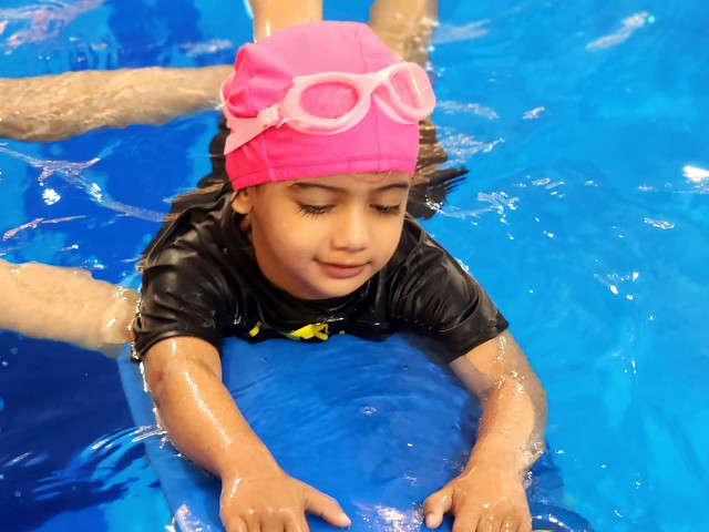 fbc-swimming-kids-cute-l